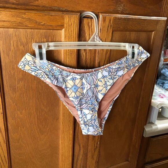 NWT J Crew Active Curved Waist Cheeky Bikini Bottom Printed Kaleidoscope Size S - Picture 2 of 10